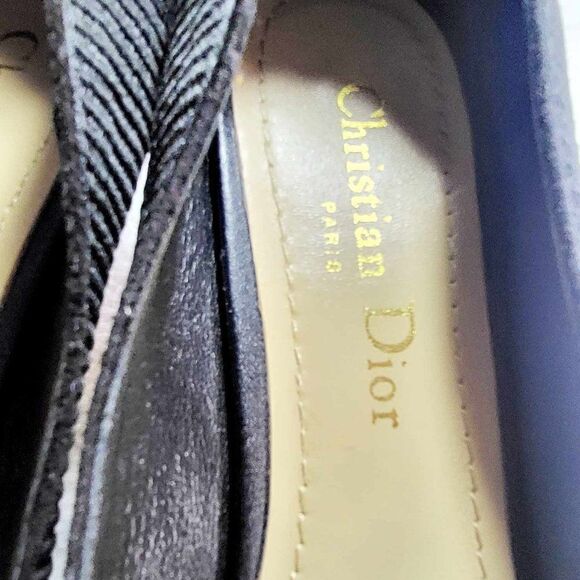 CHRISTIAN DIOR Size 39D Suede pump black heart accent - Picture 2 of 9